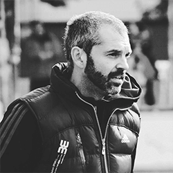 Cliente de diseño web y imagen de marca Elena Gomez