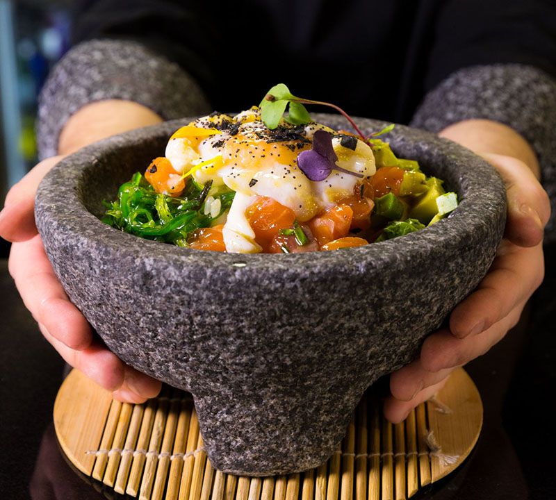 pokebowl de huevo, verdura y carne alicante 